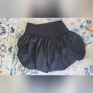GLG Black Balloon Women's Skirt. Size Medium. EUC